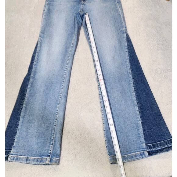 GAP Jeans 70s Flare High Rise 2 Tone Blue Denim Womens 28 Size 6 Short - Picture 5 of 12